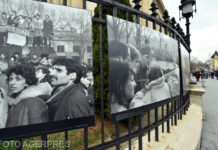 Istoria Revoluţiei din 1989, disciplină opțională pentru elevii din ultimul an de liceu. Legea a fost promulgată de președinte