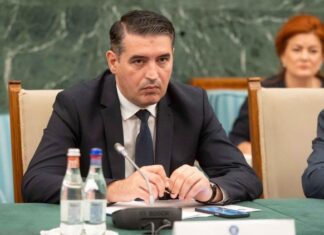 Florian Lixandru, secretar de stat în Ministerul Educației: „Pentru un delict de opinie, azi mi s-au retras atribuțiile. Legile Educației trebuie dezbătute pe îndelete”