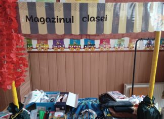La școala din Budila, copiii strâng puncte pentru a cumpăra de la „Magazinul clasei”. Scopul proiectului: reducerea absenteismului școlar