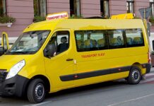 Programul național „Microbuze electrice pentru elevi”. Ministerul Educației vrea să cumpere 3200 de microbuze electrice, prin PNRR
