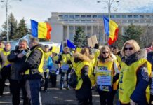 Sindicaliștii din educație amenință că vor declanșa greva generală. Zilele acestea au loc acțiuni de protest în mai multe județe