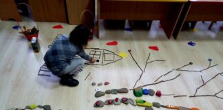 Într-un sat din județul Botoșani: Educatoarea le oferă celor 30 de copii experiențe interesante de învățare, într-un „mediu vesel și sigur” FOTO