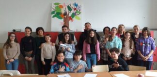 „Profesor pentru o zi”: O activitate din săptămâna „Școala altfel”, în care elevii de clasa a V-a au fost profesori, iar părinții le-au fost elevi