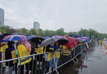 Sindicaliștii din Educație au pichetat sediul Guvernului. Miercuri, vor reveni în Piața Victoriei, iar în data de 10 mai vor organiza un marș de protest