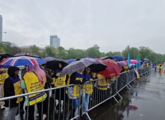 Sindicaliștii din Educație au pichetat sediul Guvernului. Miercuri, vor reveni în Piața Victoriei, iar în data de 10 mai vor organiza un marș de protest