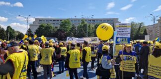 Marș de protest al sindicaliștilor din educație, în Capitală. Aceștia cer medierea președintelui Klaus Iohannis/ Lista de revendicări