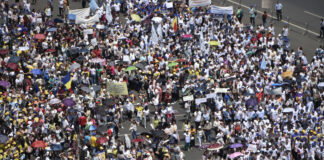 Protest al angajaților din educație, în Capitală. Liderii sindicali s-au întâlnit cu președintele Iohannis/ Greva continuă și miercuri UPDATE