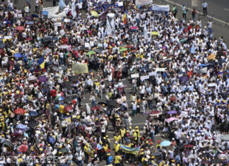 Protest al angajaților din educație, în Capitală. Liderii sindicali s-au întâlnit cu președintele Iohannis/ Greva continuă și miercuri UPDATE