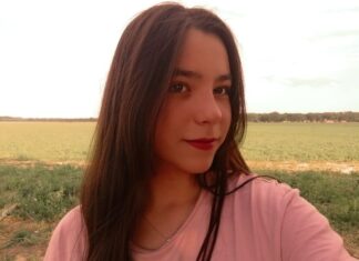 Scriitoare la 14 ani. Liliana, elevă într-o comună din județul Vrancea: „Mă voi opri din scris când va rămâne planeta fără hârtie și cerneală”