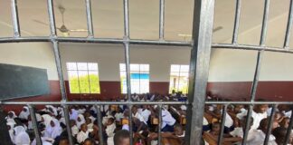 Voluntari în Africa. Liceenii de la ICHB au strâns bani pentru construirea unei fântâni la o școală cu peste 3.500 de elevi, unde nu exista nicio sursă de apă