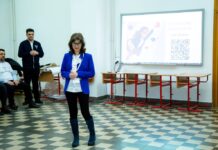 Meciuri de debate, în clasă. Laura Stifter, profesor Merito: ”Copiii trebuie încurajați să își exprime opiniile, să argumenteze și să își pună întrebări”