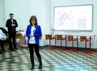 Meciuri de debate, în clasă. Laura Stifter, profesor Merito: ”Copiii trebuie încurajați să își exprime opiniile, să argumenteze și să își pună întrebări”