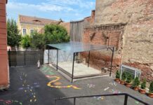 Spațiu de recreere, alee senzorială și radio școlar: proiecte realizate pentru elevii unui liceu care, de ani de zile, funcționează într-o clădire veche, închiriată