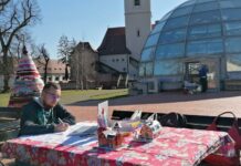 Lecții gratuite de matematică, susținute în aer liber de un tânăr profesor din Târgu Mureș: „Vreau să fie o matematică plăcută, să dau exemple din natură”