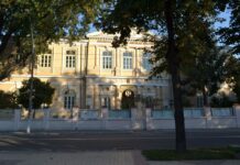Program-pilot pentru clasele a VIII-a și a XII-a, la un colegiu din Brăila. Elevii vin trei zile pe săptămână la școală: „E un proiect benefic, ne concentrăm pe examen”