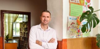 Cătălin Zaman, profesor de română, pregătește gratuit elevii de clasa a VIII-a pentru Evaluarea Națională 2024. Lecțiile au loc online