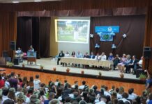 Șefă de promoție 2024, la ceremonia de absolvire: Ce m-a învăţat şcoala? Să mă conformez, să mint, să-mi şterg cu buretele personalitatea