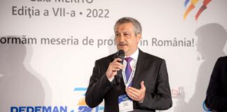 Structura examenului de Evaluare Națională la Matematică este extrem de păguboasă și trebuie schimbată, spune profesorul Sorin Haiduc