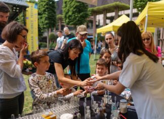 Târguri de experimente și caravană mobilă, la Romanian Science Festival 2024. Ediția din această toamnă, organizată în patru județe