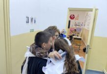 Starea de bine la școală: „Poșta gândurilor bune” și „Ia ce ai nevoie”, idei puse în practică de elevii și profesorii din comuna Surdila Greci