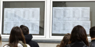 A doua sesiune a examenului de Bacalaureat 2026 începe luni, 3 august, cu evaluarea competențelor. Probele scrise, între 10 și 13 august