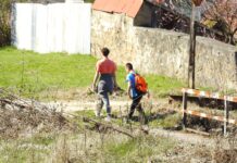 Caravană pentru copiii din mediul rural: un proiect desfășurat de liceeni voluntari și profesorul de matematică Ovidiu Bădescu, începând cu 1 martie