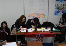 Au început Campionatele Europene de Dezbateri pentru Elevi. Competiția are loc la Politehnica București. Două echipe din România, în concurs