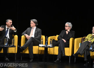 Educația teatrală în școli – dezbatere: „Actoria ajută cel mai bine la dezvoltarea tinerilor. Nicio altă materie nu poate să facă ce face actoria”