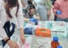Chimia predată cu exemple din viața cotidiană și experimente. Profesoara Mădălina Crăciunescu: „Chimia nu este ușoară, dar are frumusețea ei”