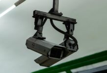 Școlile pot decide instalarea de camere de supraveghere în sălile de clasă sau pe holuri. Care sunt condițiile și obligațiile – procedură