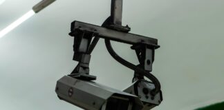 Școlile pot decide instalarea de camere de supraveghere în sălile de clasă sau pe holuri. Care sunt condițiile și obligațiile – procedură