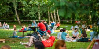 Festival dedicat elevilor care vor să descopere viața de student, organizat de Universitatea din București în Grădina Botanică pe 9 și 10 mai