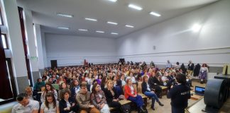 Profesorii Merito propun „eliminarea examenului de titularizare ca metodă principală de intrare pe post” și „redefinirea fișei postului și a normei didactice”
