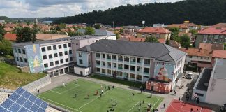Planuri-cadru propuse pentru pilotare la un colegiu din Reșița: discipline redistribuite între anii de liceu și mai puține ore în clasele XI-XII – interviu